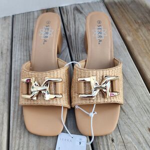Serra Brown Block Heel Woven Design Gold Buckle Sandles Womens Size 9